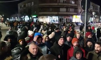 I noćas protesti u Beranama i Nikšiću, od četvrtka najavljene blokade svih značajnih magistralnih puteva