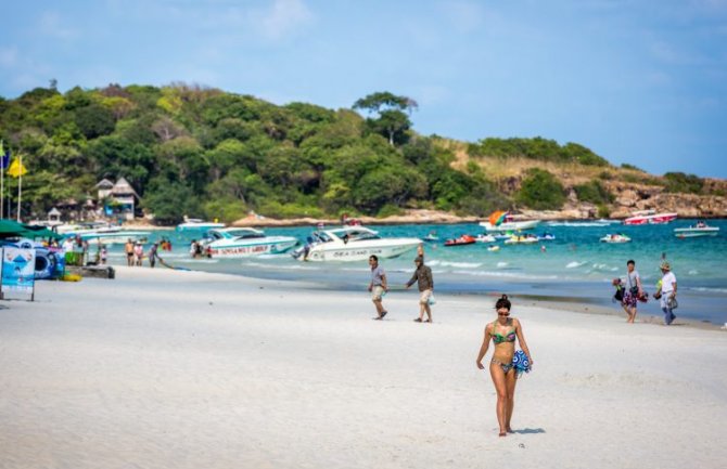 Izlivanje nafte na Tajlandu, vlasti se bore da zaštite popularno turističko ostrvo