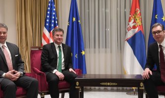 Vučić razgovarao sa Eskobarom i Lajčakom