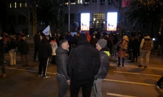 Završen protest ispred Skupštine: Narod će naći nekoga da ih predvodi