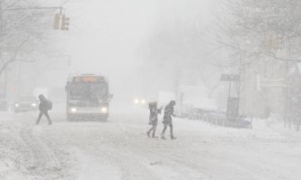 Zimska oluja napravila haos u SAD: Hiljade ljudi bez struje, škole zatvorene,letovi otkazani...