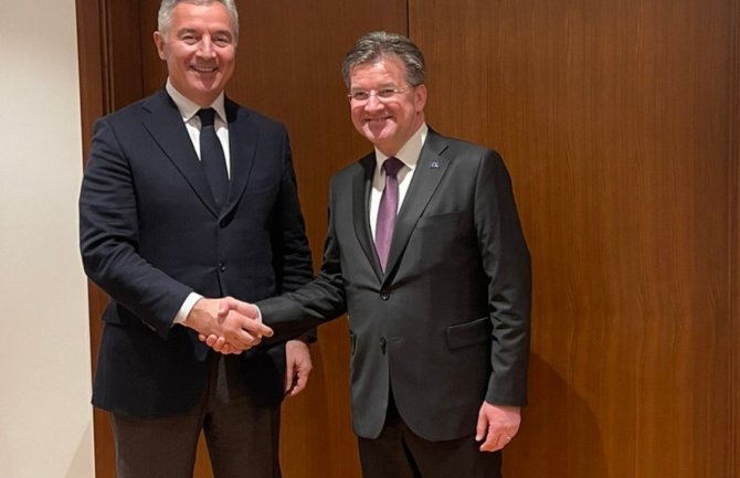 Lajčak: Dobar sastanak sa Đukanovićem