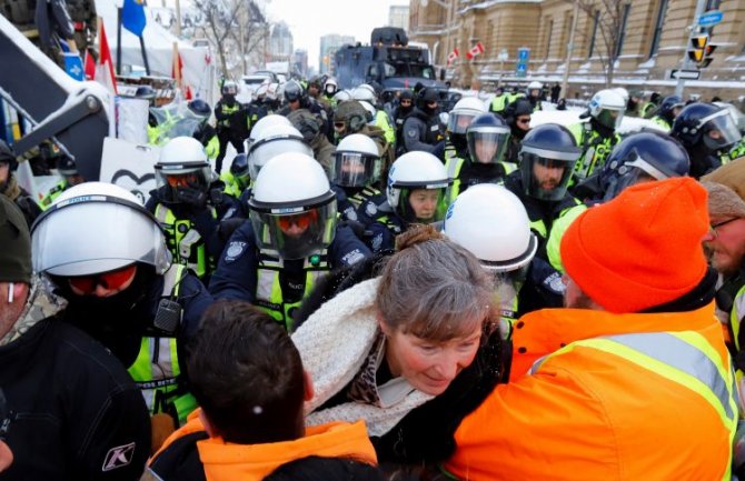 Policija razbila protest u Kanadi, očišćena ulica ispred Parlamenta