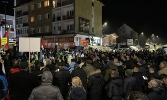 Protest na Žabljaku,Bečić: Da ovo ne rješavamo silom, nego olovkom na izborima(FOTO)