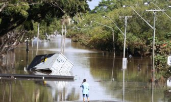 Na Pilionu zabranjen saobraćaj zbog poplava, jedna osoba poginula