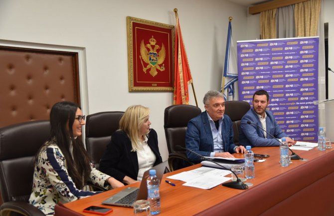 SM DPS Danilovgrad: Organizovanjem tribine nadgradili smo znanja mladih o Evropskoj uniji