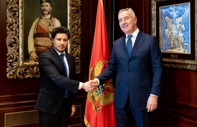 Đukanović predložio Abazovića za mandatara