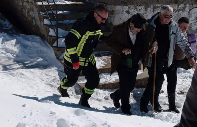 Starac evakuisan sa Sinjajevine