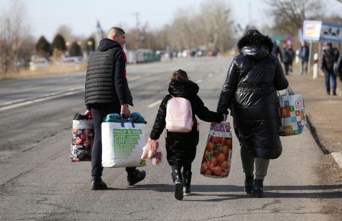 UN: Više od 3,8 miliona Ukrajinaca stiglo u susjedne zemlje