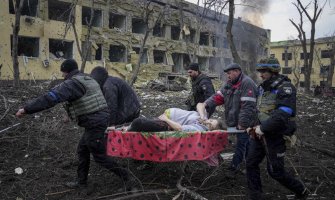 Trudnica i beba umrle nakon bombardovanja porodilišta u Mariupolju