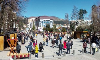 Slow food sajam u Bijelom Polju privukao veliki broj građana(VIDEO)