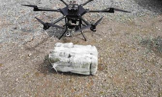 Policija pronašla dron sa devet kilograma marihuane 