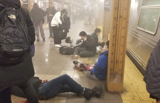 Pucnjava na stanici metroa u Njujorku: Povrijeđeno 16 osoba