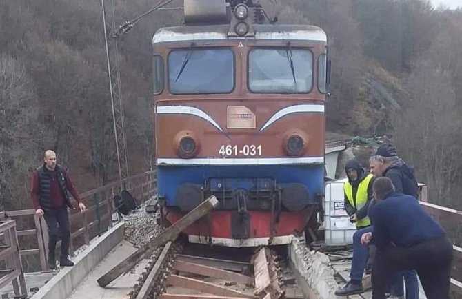 Željeznički saobraćaj između Podgorice i Bijelog Polja i dalje u prekidu