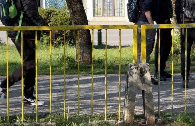 41 škola dobila dojavu o postavljenoj bombi, policija traga za osobom koja je poslala mejlove