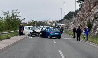 U saobraćajnoj nezgodi  dvije osobe povrijeđene