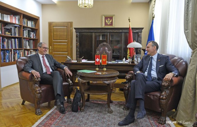 Crna Gora mora da ostvari i švajcarsku posvećenost demokratiji