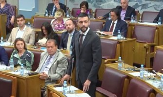 Živković Abazoviću: Da li ćete pozvati specijalnog tužioca da ispita rad menadžmenta kompanija koji su od finansijski stabilnih preduzeća pretvorena u gubitaše?