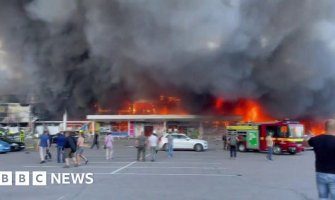 U napadu na tržni centar  u Kremenčuku, namjanje 11 poginulih i 40 ranjenih