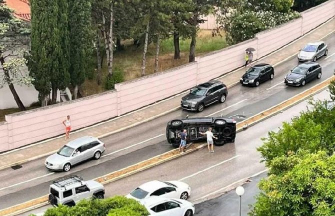 Udes u Bečićima, jedna osoba povrijeđena