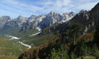 Turista iz Srbije preminuo u Albaniji, planinari zaglavljeni u klisuri