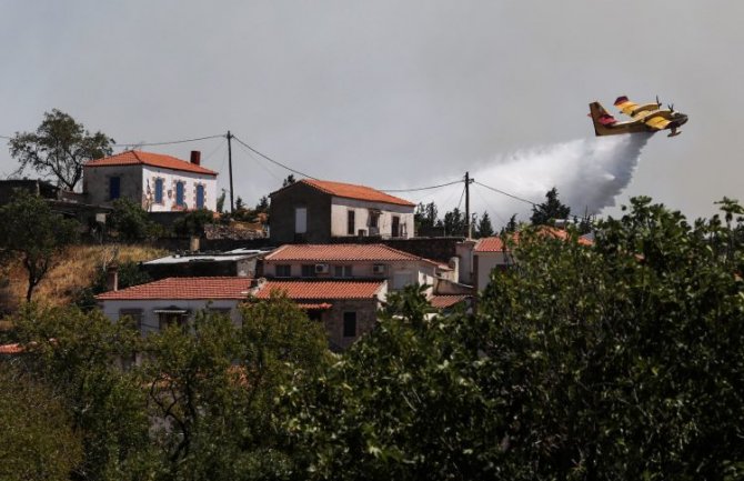 Na grčkom ostrvu Lezbos zaustavljeno širenje požara