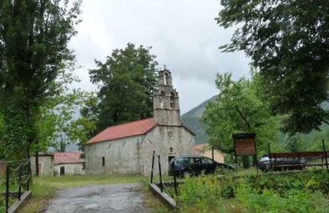 Crkva Srbije traži vlasništvo nad crkvama Sv. Dimitrija i Sv. Danila u Ljubotinju