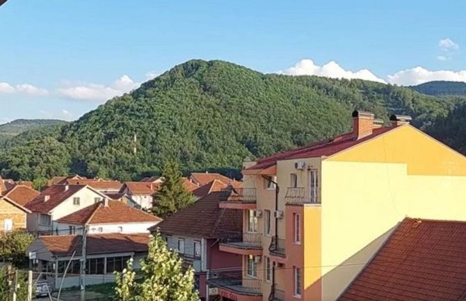 Barikade na sjeveru Kosova; Hoti: Blokade zbog lažne vijesti o specijalcima