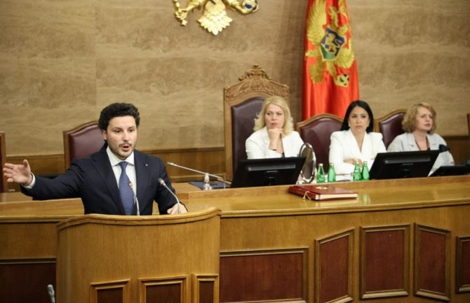 Koprivica: Đukanović je dužan da da mandat onome ko donese 41 potpis