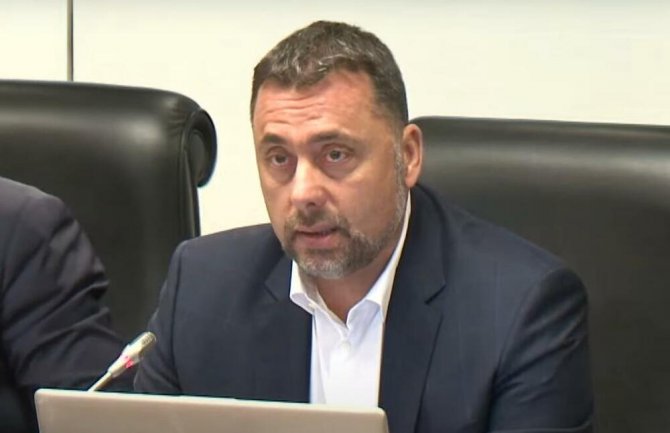 Đurović Rakočeviću: Neka DPS formira Vladu i rješava probleme