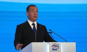 Medvedev prijeti Zapadu trećim svjetskim ratom, citira Bibliju