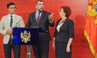 Joković upadao u riječ Krapoviću, ovaj mu poručio da ga ne prekida (VIDEO)