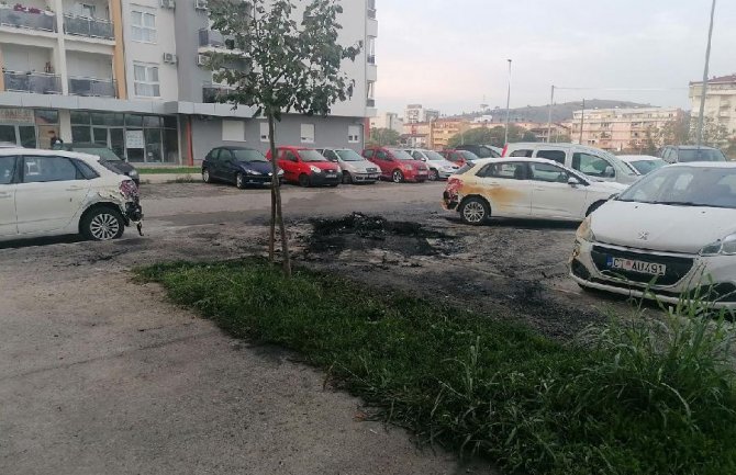 Izgorio automobil na Zabjelu, oštećena još tri vozila