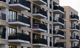 Kuće i stanovi jeftiniji prvi put od 2010. godine