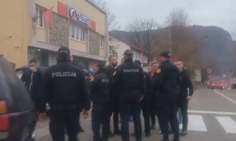 I danas burno u Šavniku: Došlo do verbalnog sukoba, policija spriječila veći incident