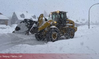 Snježna oluja u Njujorku, ima poginulih (VIDEO)