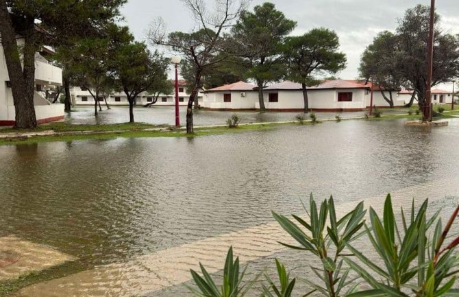 Bujice razaraju plaže, ne čekaju na „administraciju“