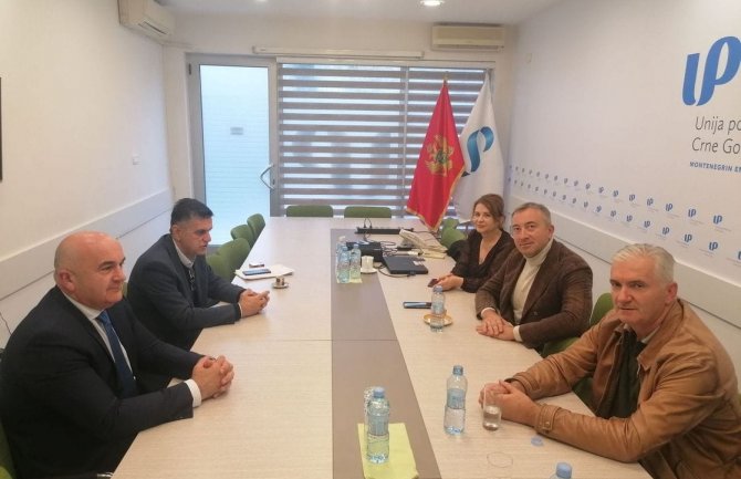 Mitrović sa Jokovićem: Pitanje neradne nedjelje mora se rješiti kroz dijalog predstavnika poslodavaca, sindikata i države