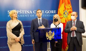 Crno na bijelo: Zahtjevi opozicije biće prihvaćeni ako budu glasali za sudije US, Ustav se brani na tom testu