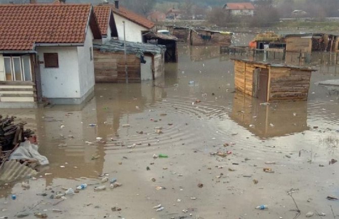 Poplavljena naselja u Beranama: Većina stanovnika “Riversajda” napustila domove