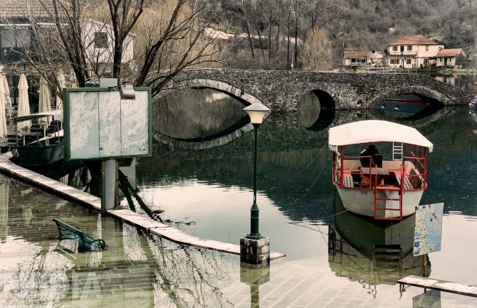 Pogledajte: Visoki vodstaj na Rijeci Crnojevića, Danilov most stanište patkama