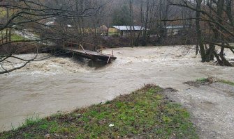 Osam porodica devet dana odsječeno od svijeta zbog nevremena ili nemara?