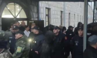 Protest na Cetinju, protiv održavanja tribine Jakova Milatovića