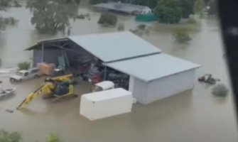 Poplave u Australiji: Helikopterima evakuišu stanovnike