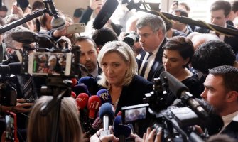 Le Pen najavila pokretanje glasanja protiv vlade Francuske