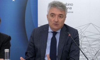 Vlahović Bečiću: Da li si zapalio svijeću i za kosovsku djecu koju je pobila srpska paravojska?