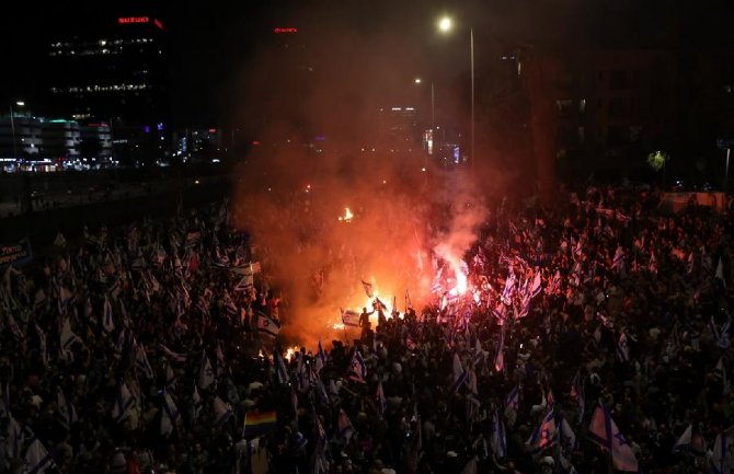 Masovni protesti izbili širom Izraela poslije smjene ministra odbrane