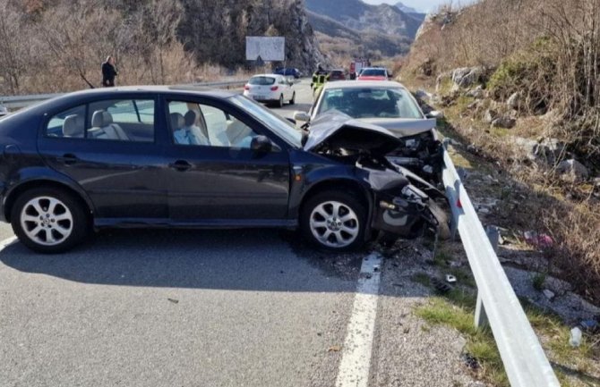 Udes kod Cetinja: Pet osoba povrijeđeno, među njima i dijete