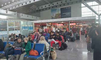 Let iz Podgorice za Beograd kasni zbog nevremena