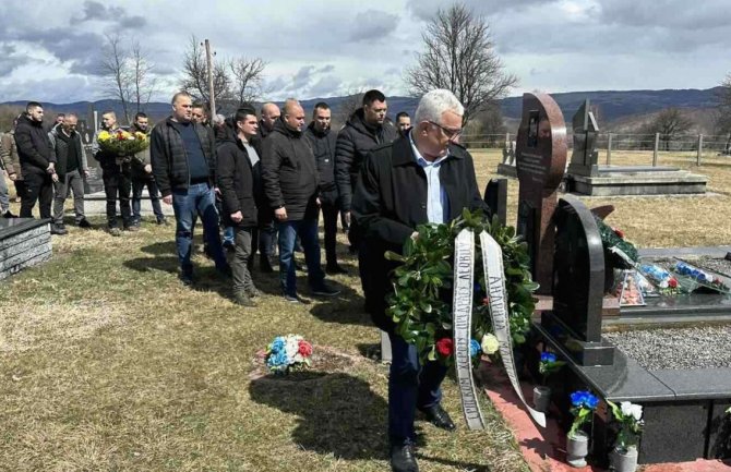 Mandić položio vijenac srpskom oficiru Leovcu